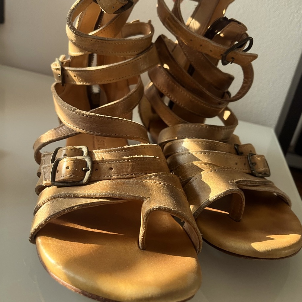 Bedstu gladiator sandals size 8 caramel color